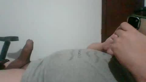 luisfer86 online show from April 2026 01:25:01 AM