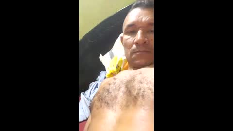 luisjolmer87 online show from April 2026 12:08:02 AM