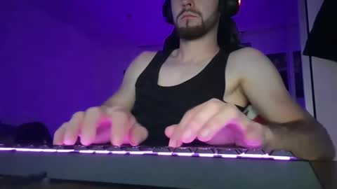 lukasschoetz online show from May 2026 08:28:02 PM