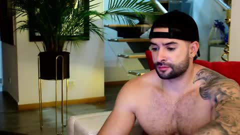 Lukhas f4f online show from April 2026 04:51:01 AM