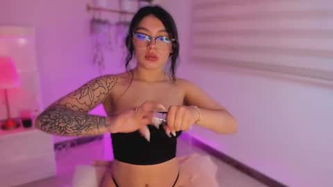 lummii_ online show from June 2026 07:23:02 PM