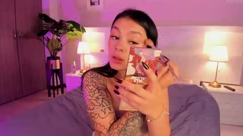 lummii_ online show from July 2026 07:42:02 PM