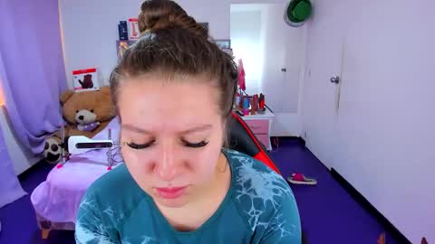 luna_analya online show from April 2026 02:53:01 PM