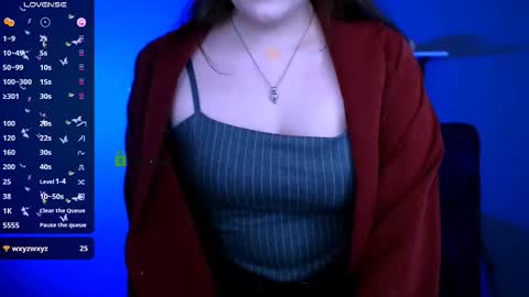 luna_berryy online show from November 2025 09:13:02 PM