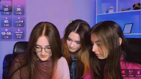 luna_berryy online show from December 2025 08:47:02 PM