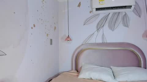 luna_ferrari online show from April 2026 11:37:01 AM