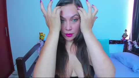 Luna Gomez online show from April 2026 03:24:01 PM