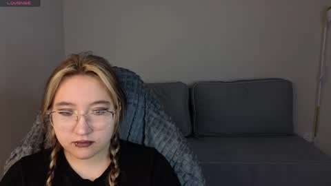 Snapshot of luna_host chatting on April 2026 02:01:01 AM Luna Host online show from April 2026 02:01:01 AM