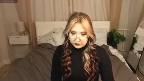 Luna Host online show from May 2026 01:45:02 AM