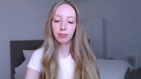 Luna online show from March 2026 09:22:02 PM