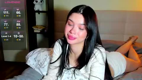Snapshot of luna_lips chatting on June 2026 01:26:02 AM Hi everyone my name is Tina online show from June 2026 01:26:02 AM