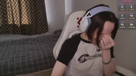 luna_loveeee online show from April 2026 05:13:01 AM