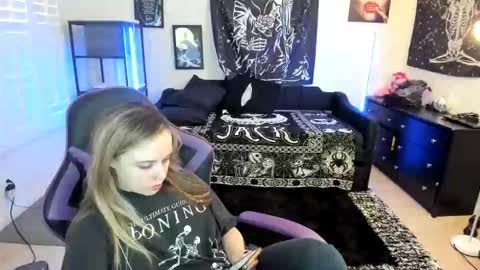 Luna online show from April 2026 07:47:01 PM