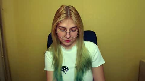 Luna online show from January 2025 12:48:02 PM