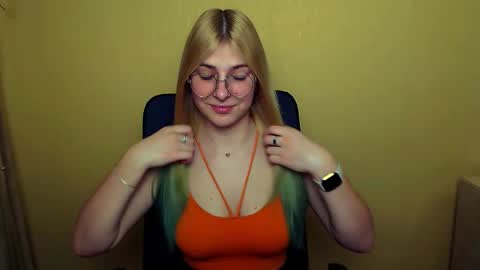 Luna online show from February 2025 12:06:02 PM