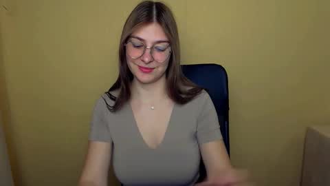 Luna online show from October 2025 08:57:02 AM