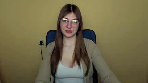 Snapshot of luna_lush_ chatting on April 2026 09:45:01 AM Luna online show from April 2026 09:45:01 AM