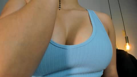 Luna Aspen online show from November 2025 04:09:01 PM