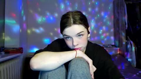 Snapshot of lunaastar_ chatting on December 2024 04:06:01 PM lunaastar_ online show from December 2024 04:06:01 PM