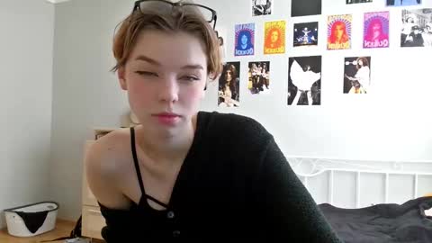 Snapshot of lunaastar_ chatting on January 2025 11:29:02 AM lunaastar_ online show from January 2025 11:29:02 AM