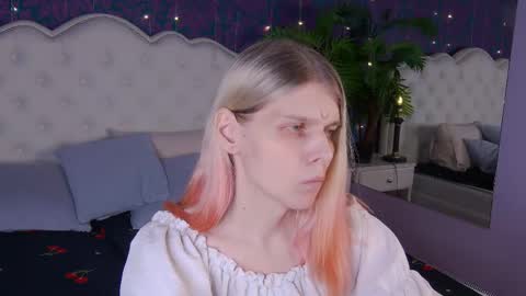 Luna online show from May 2026 08:59:01 PM