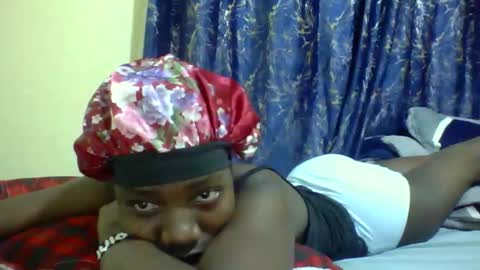 lunah_kitty online show from May 2026 09:01:01 PM