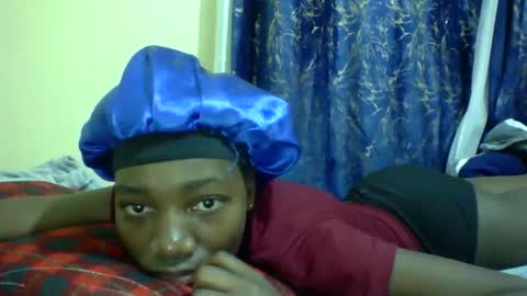lunah_kitty online show from May 2026 12:19:01 AM