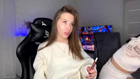 Snapshot of lunail chatting on November 2025 08:13:02 AM lunail online show from November 2025 08:13:02 AM