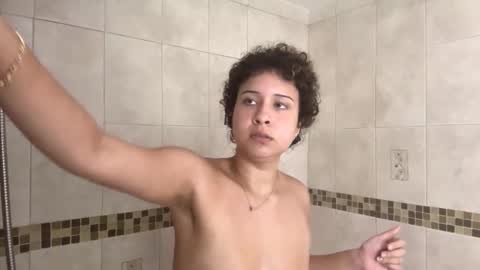 lunaloopzz online show from March 2026 05:36:01 PM