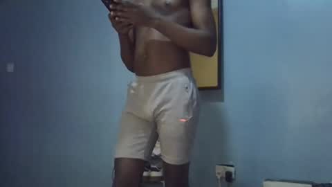 Snapshot of lunalove22_ chatting on February 2026 06:28:02 PM lunalove22_ online show from February 2026 06:28:02 PM