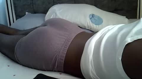 Snapshot of lunalove22_ chatting on March 2026 08:19:01 AM lunalove22_ online show from March 2026 08:19:01 AM