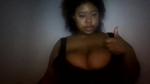 lunamoth00 online show from February 2026 12:36:01 AM