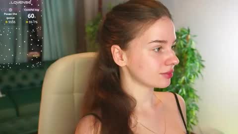 lunaolivia_ online show from May 2026 01:30:02 PM