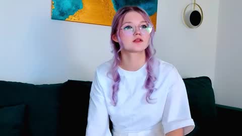 lunariafox online show from March 2026 02:45:03 PM