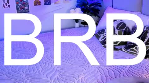 lunariafox online show from April 2026 09:39:33 PM