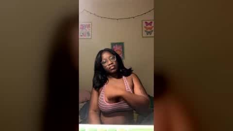 lunarnoelle online show from February 2026 04:08:02 AM