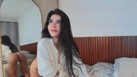 Luna Rousse online show from April 2026 03:35:01 AM