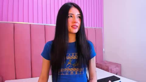 LunaSmithyl online show from May 2026 03:18:01 PM