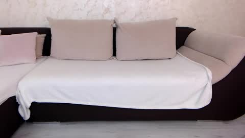 lunastars13 online show from April 2026 01:38:02 PM