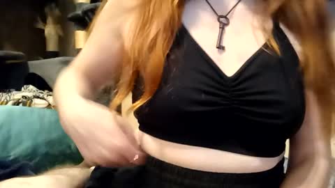 lunathepoet online show from June 2026 12:52:02 PM