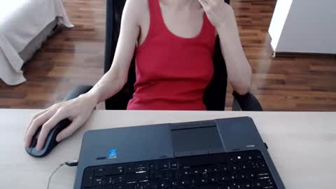 Snapshot of lunavibe_ chatting on June 2026 11:46:01 AM lunavibe_ online show from June 2026 11:46:01 AM