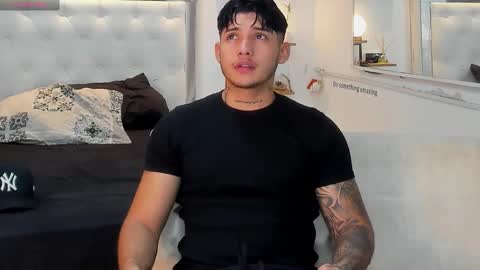 Lunay online show from October 2025 09:59:01 PM