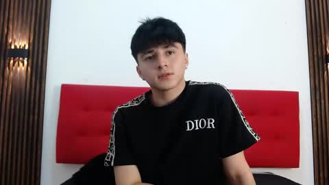 lunaydream online show from April 2026 04:46:02 PM