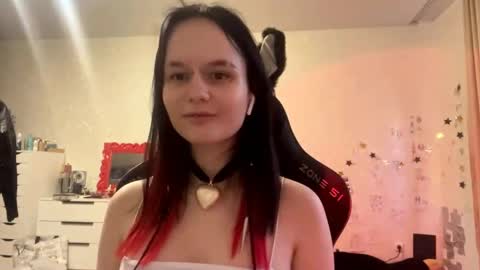 I am Kaya ntmuLets hit 10 Thumbs Up together We are almost done online show from May 2026 04:34:02 PM