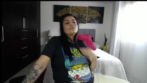 Angela 3 online show from May 2026 07:40:02 PM