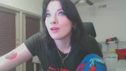 Snapshot of lustfullives chatting on February 2025 03:43:01 AM LustfulLives online show from February 2025 03:43:01 AM