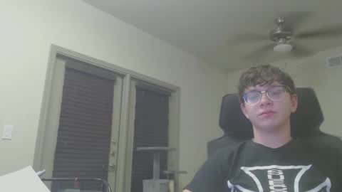 Snapshot of lustfullives chatting on March 2025 06:29:01 AM LustfulLives online show from March 2025 06:29:01 AM