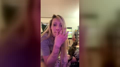 Snapshot of luvblossom9786 chatting on April 2026 11:46:02 PM Hypnotic9786 online show from April 2026 11:46:02 PM