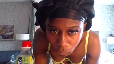 luvbug555 online show from March 2026 04:35:02 PM