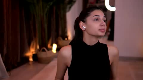 Caprice online show from February 2026 02:43:02 PM